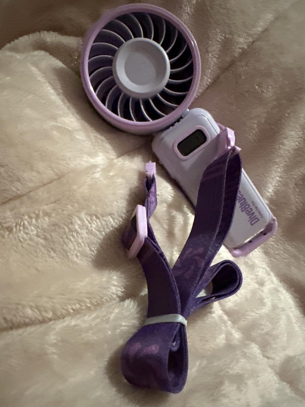 Diveblues Portable Turbo Fan, 100 Speed Handheld Fan with Strong Airflow, Foldable 4 in 1 Personal Fan for Neck, Desk & Travel, USB-C Rechargeable, Lightweight for Summer, Concerts & Outdoor Use customer photo 2