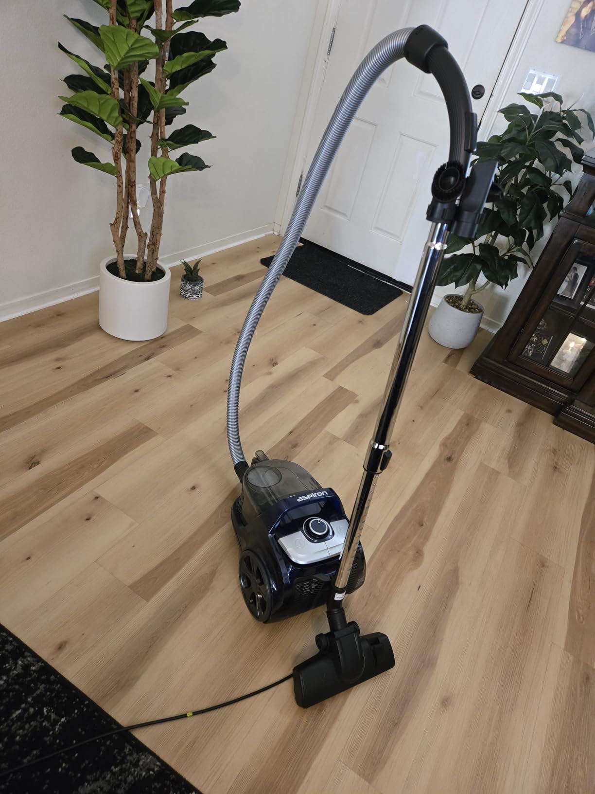 Aspiron Canister Vacuum, Upgraded 1600W Bagless Canister Vacuum Cleaner, Auto Cord Rewind, H13 HEPA Filter, 4Qt Large Capacity, 5 Tools for Hard Floors, Carpet, Pet, Upholstery, Tiles, Tangerine customer photo 2