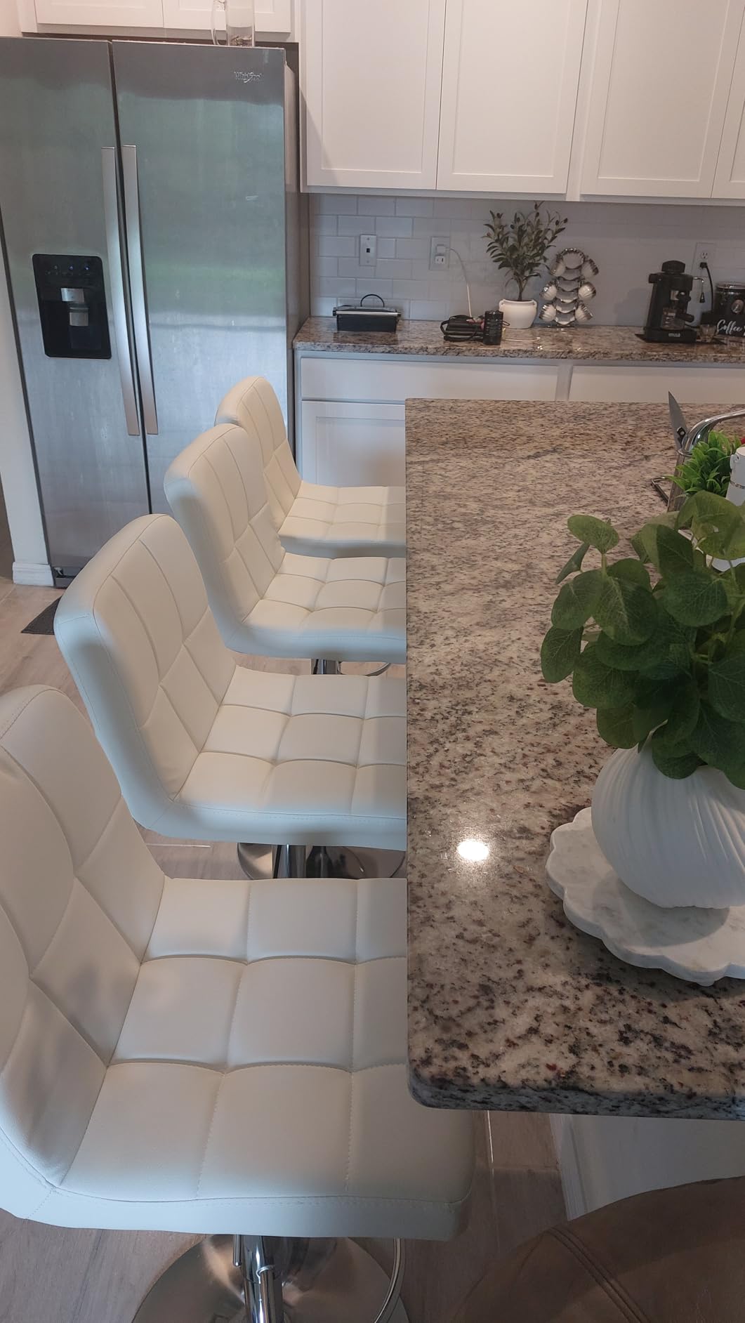 DUMOS Bar Stools Set of 4, 24 inch Counter Height Bar Stools, Upholstered Modern Kitchen Barstools with Metal Base, PU Leather Saddle Stools for Kitchen Island, Snowy White customer photo 2