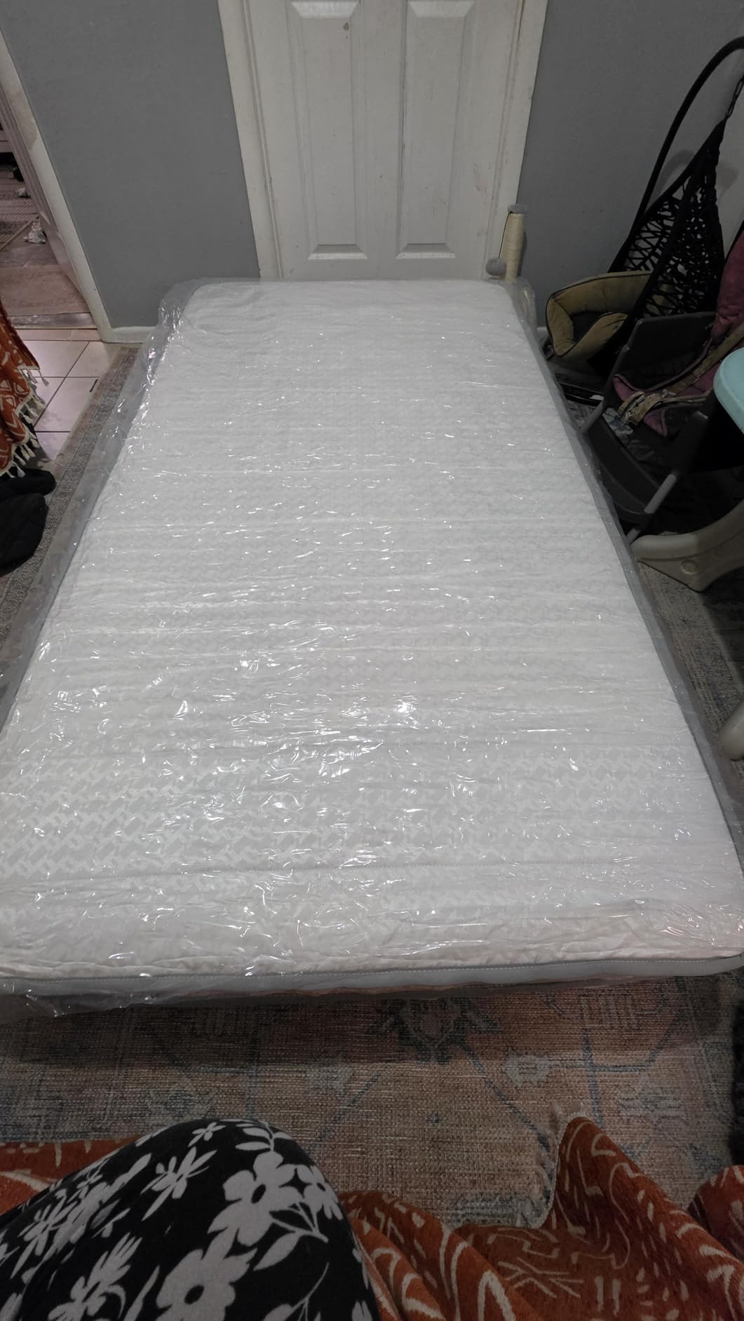 Novilla 10 Inch Queen Size Mattress in a Box, Hypoallergenic & Back Pain Relief, Hybrid Queen Mattresses with Smarts Coils, Fiberglass Free CertiPUR-US Certified Colchones No Box Spring Needed customer photo 1