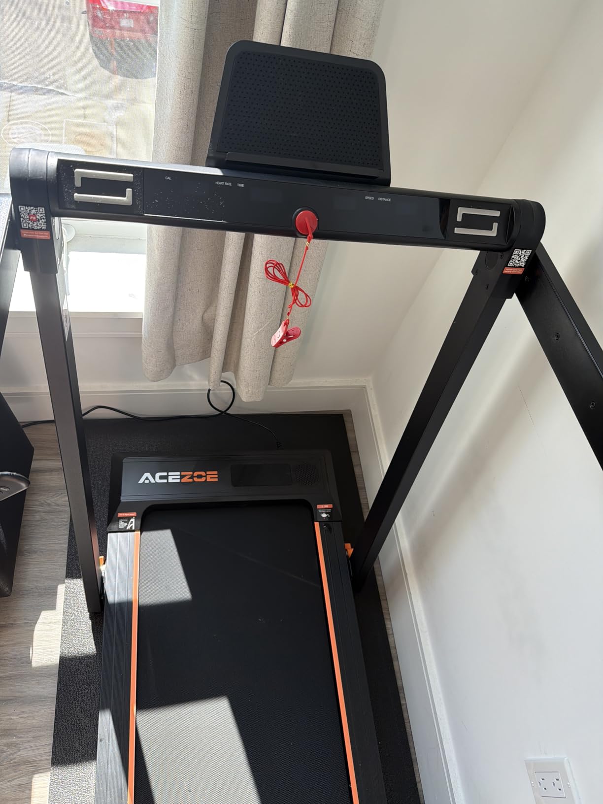 Foldable Treadmill with 0-15% Incline and Handle Bar, 2.5HP Treadmills for Home, Under Desk Treadmill with 300LBS Capacity, Walking Pad with Speaker, APP/Remote Control customer photo 1