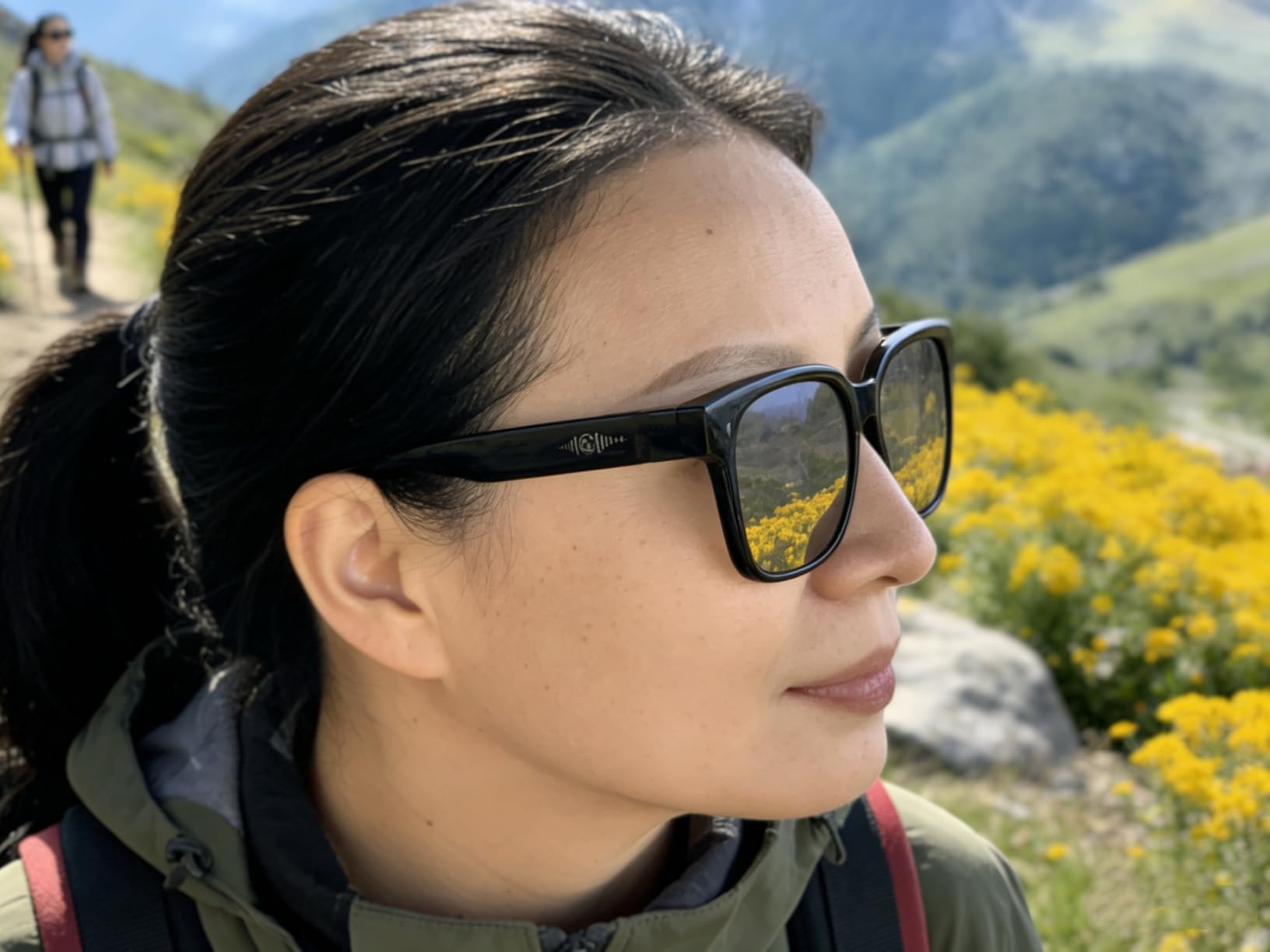 EarlySincere AI Smart Glasses with 4K Camera & ChatGPT, Photochromic Transition Lenses + Extra Blue Light, Real-time Translator & Meeting Minutes, Voice Control customer photo 1