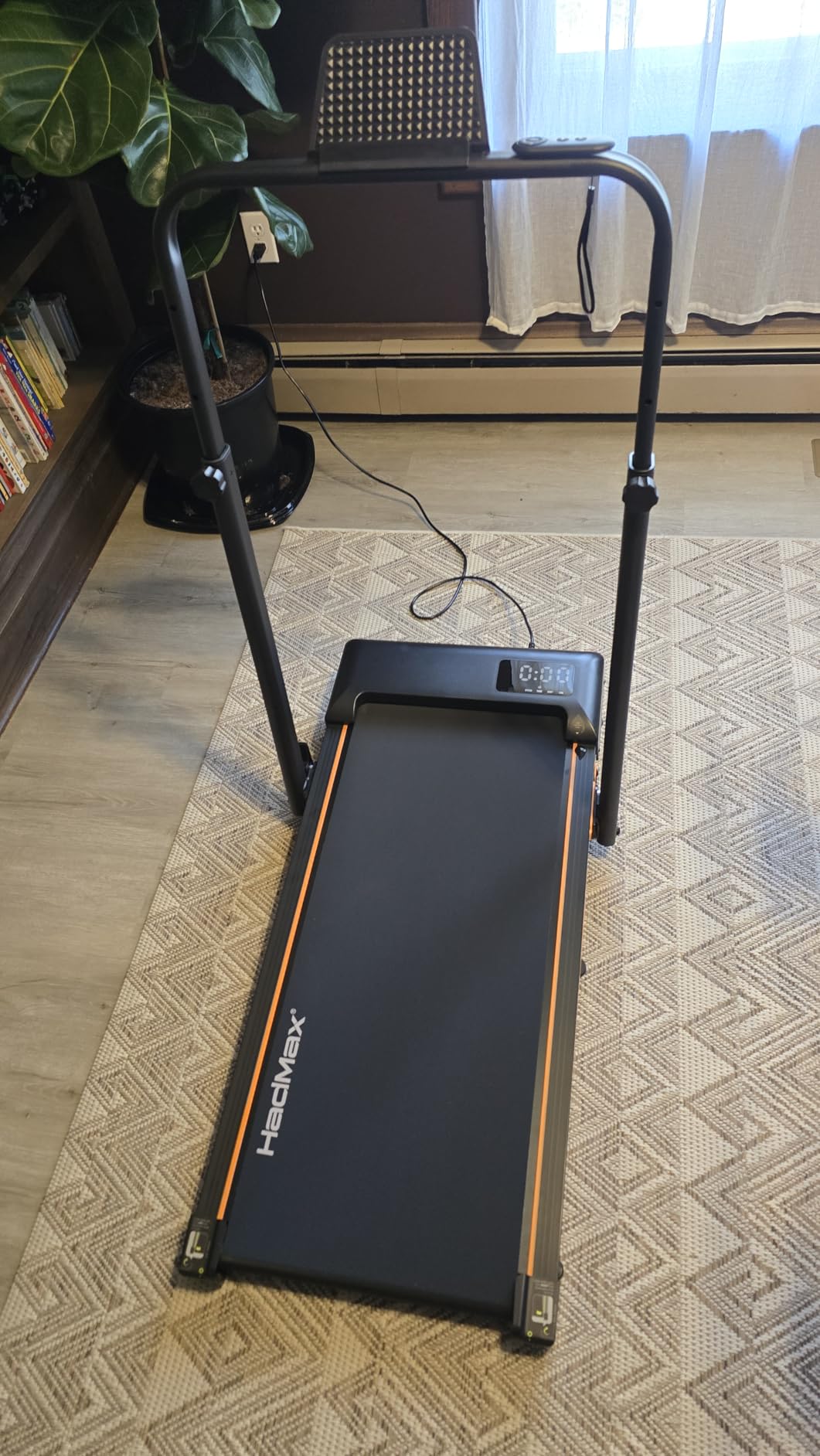 Walking Pad Treadmill with Incline and Handle Bar 3.0HP Under Desk Walking Treadmill with Adjustable Handlebar Compact Foldable Treadmill with Magnetic Remote Control for Home Office,300LBS customer photo 1