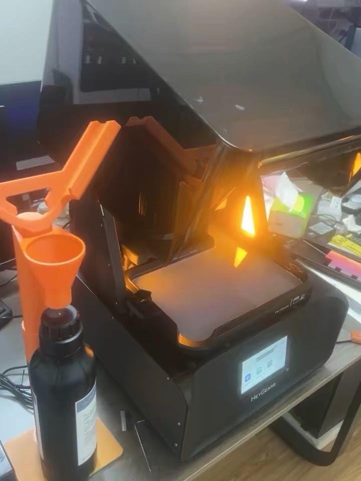 HEYGEARS Reflex RS Turbo Resin 3D Printer with Amber Screen, High Contrast Ratio of 566:1, Delivering ±2μm High Precision and 4.5s/Layer High Speed, C5 Industrial Z-Axis and Auto Leveling customer photo 1
