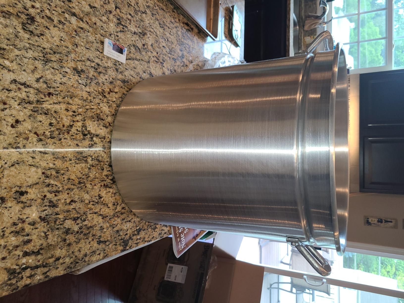 Bayou Classic 4060-60 Qt Aluminum Stockpot with Basket - Domed Lid, Riveted Handles, Steaming, Boiling customer photo 2