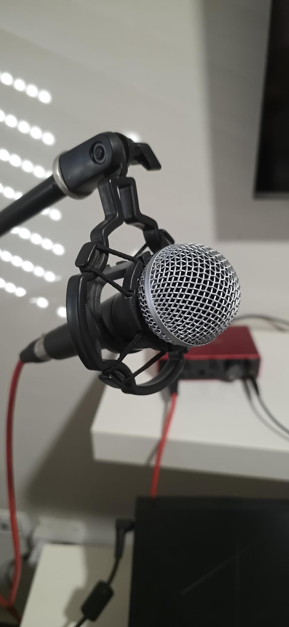 Shure SM58-LC Dynamic Vocal Microphone - Professional Handheld Cardioid XLR Mic for Podcast & Broadcast customer photo 2