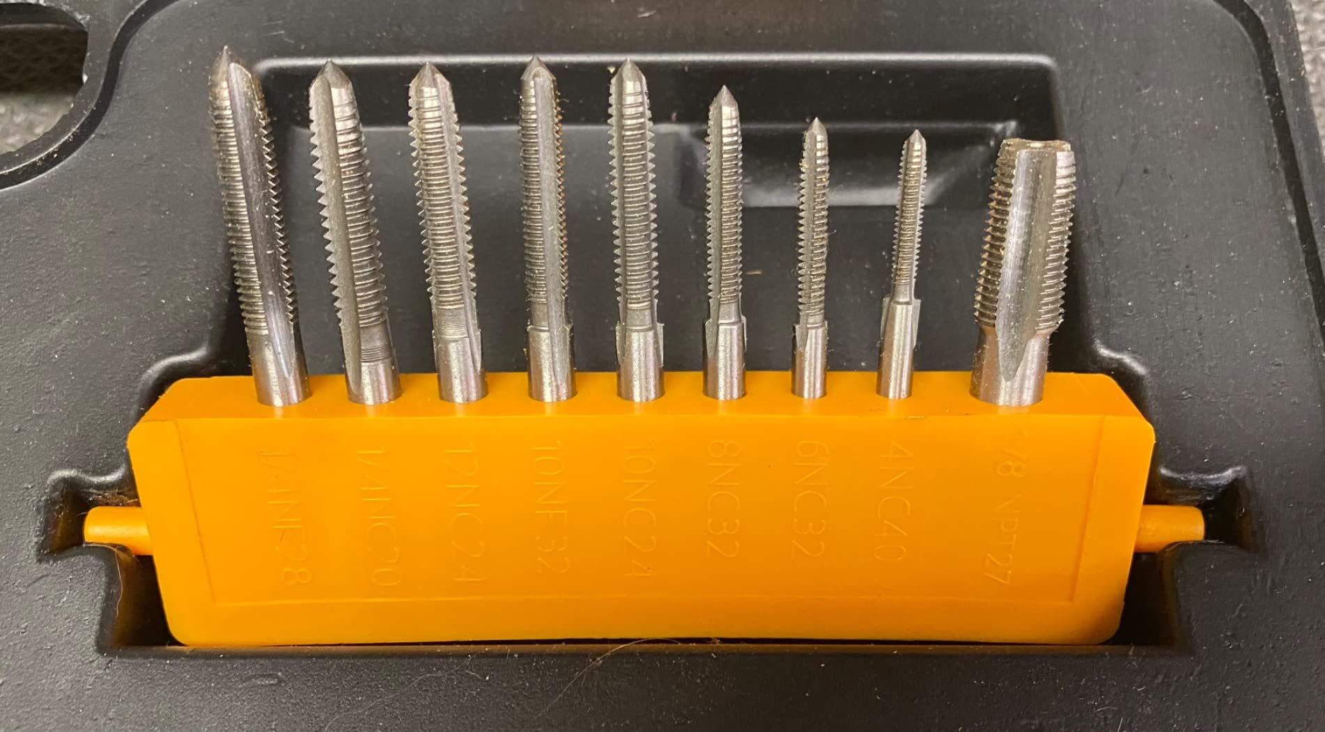 GEARWRENCH 77 Piece SAE/Metric Ratcheting Tap and Die Set - 3887 customer photo 1