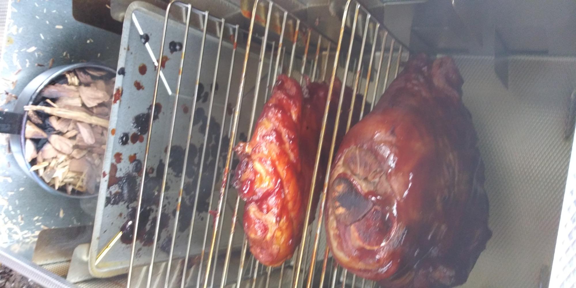 Smokehouse Little Chief Front Load Smoker, Low to Mid Temperature Smoker for Fish, Jerky, Cheese, Sausage customer photo 2