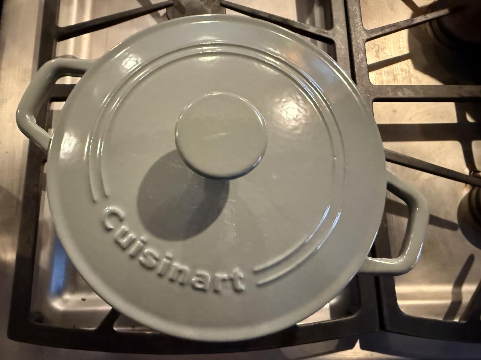 Cuisinart Chef's Classic Enameled Cast Iron Round Covered Casserole, Cardinal Red, 5-Quart customer photo 2