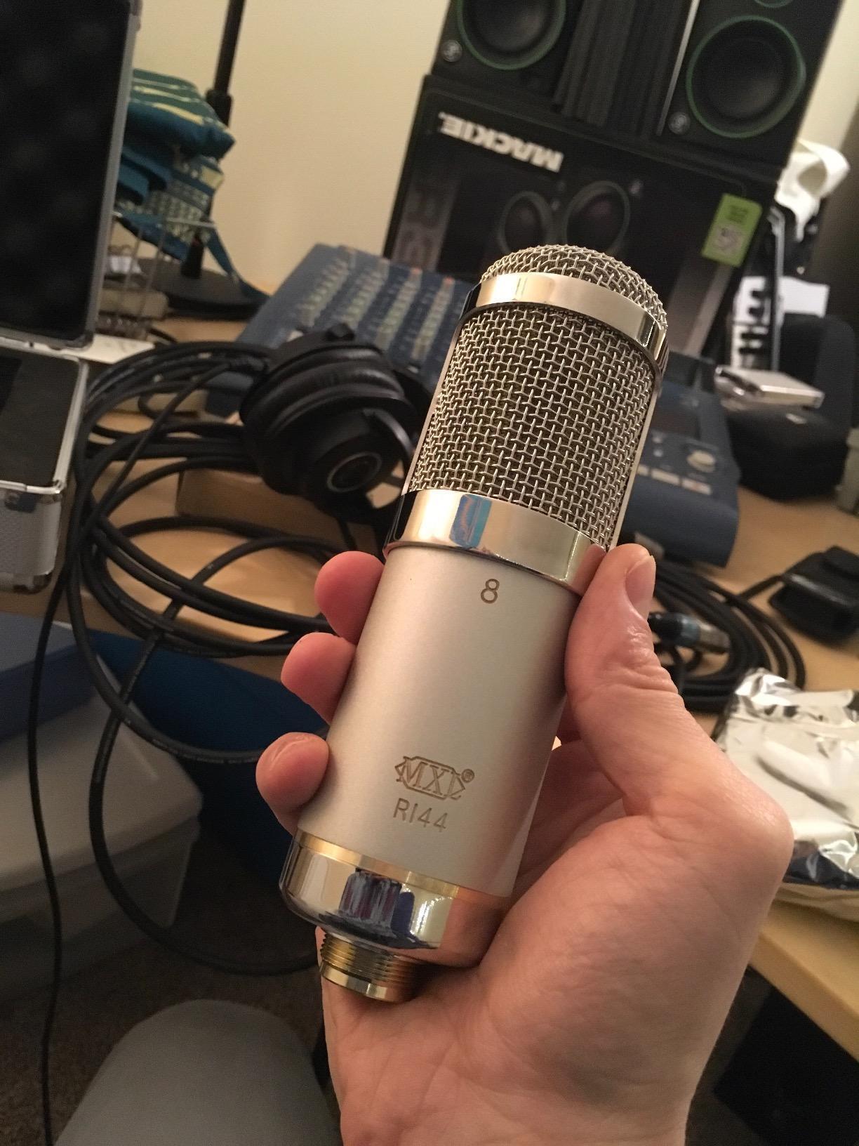 MXL R144 Multi-Purpose Ribbon Microphone with Shockmount customer photo 5