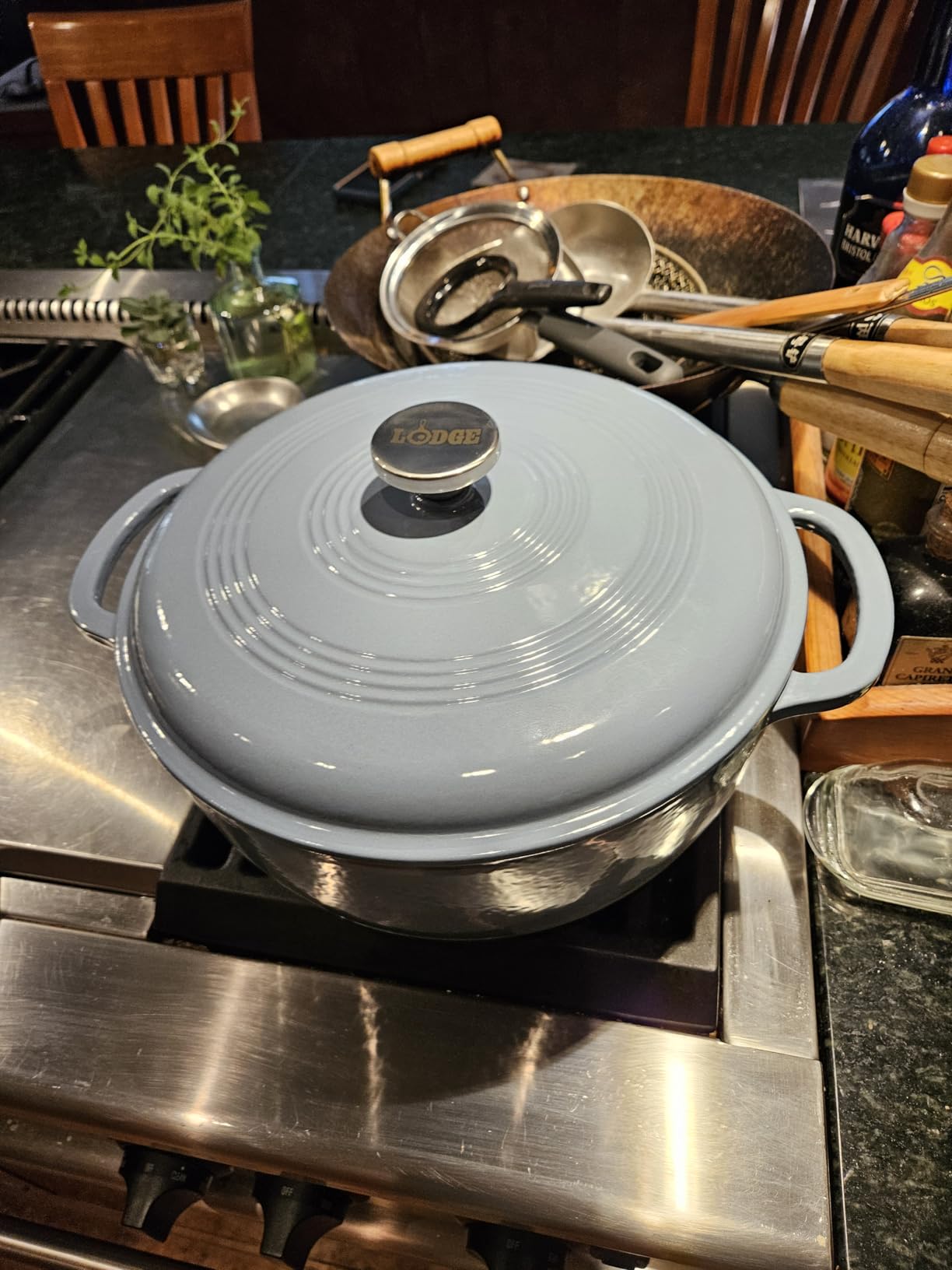 Lodge Essential Enamel Cast Iron Dutch Oven with Lid - 7.5 Quart, Carribean Blue customer photo 2