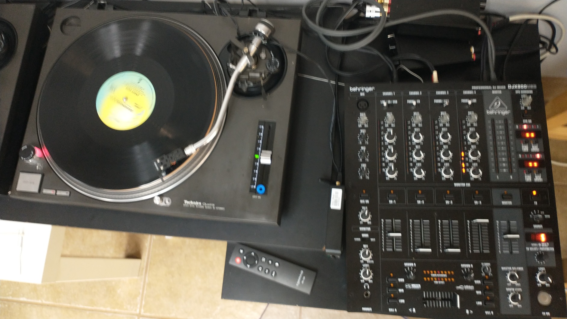 Behringer PRO MIXER DJX900USB Professional 5 Channel DJ Mixer with INFINIUM Contact-Free VCA Crossfader customer photo 2