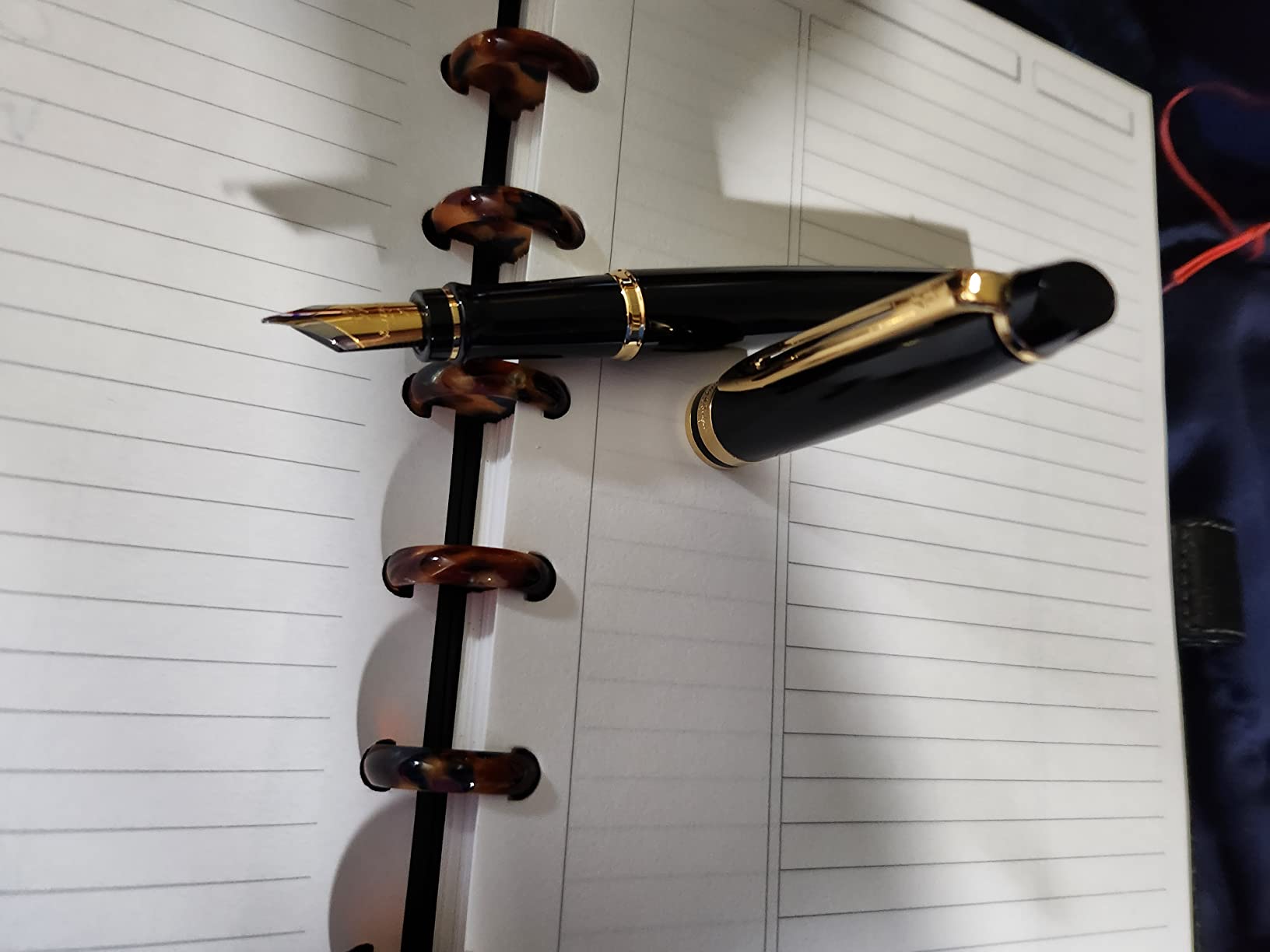 Waterman Expert Fountain Pen, Gloss Black with 23k Gold Trim, Medium Nib, Luxury Pen in Gift Box customer photo 1