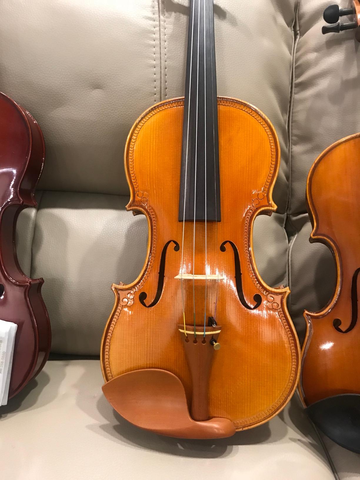 Model 512 Violin 4/4 Full Size Professional Handmade with Dominant strings, bow, rosin, and shoulder rest customer photo 2