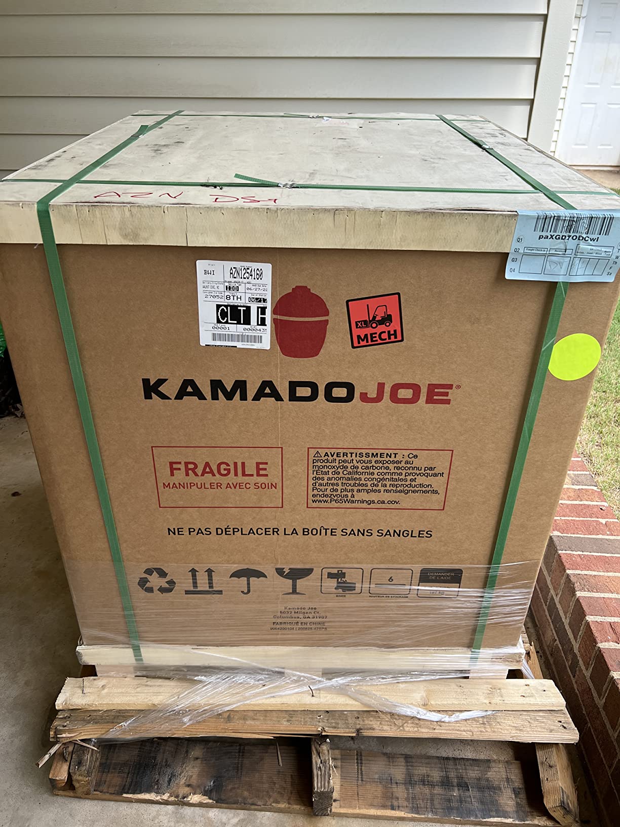 Kamado Joe Big Joe Series I 24-inch Ceramic Charcoal Grill and Smoker with Cart, Side Shelves, Stainless Steel Grates and 450 Cooking Sq Inches in Red, Model BJ24Rh customer photo 2