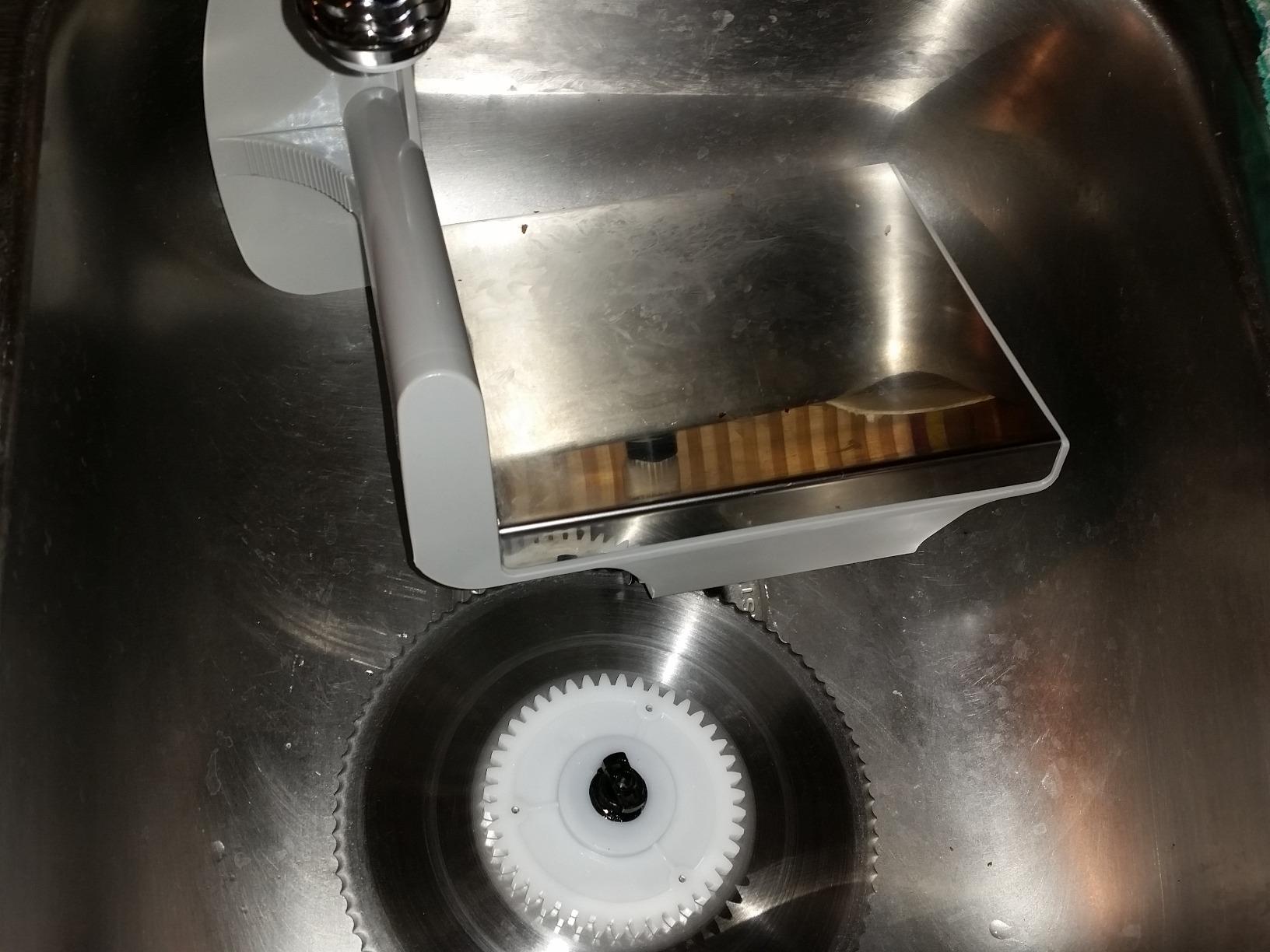 Nesco FS-200, Food Slicer, Gray, Aluminum with 7.5 inch Stainless Steel Blade, 180 watts, One Size customer photo 1