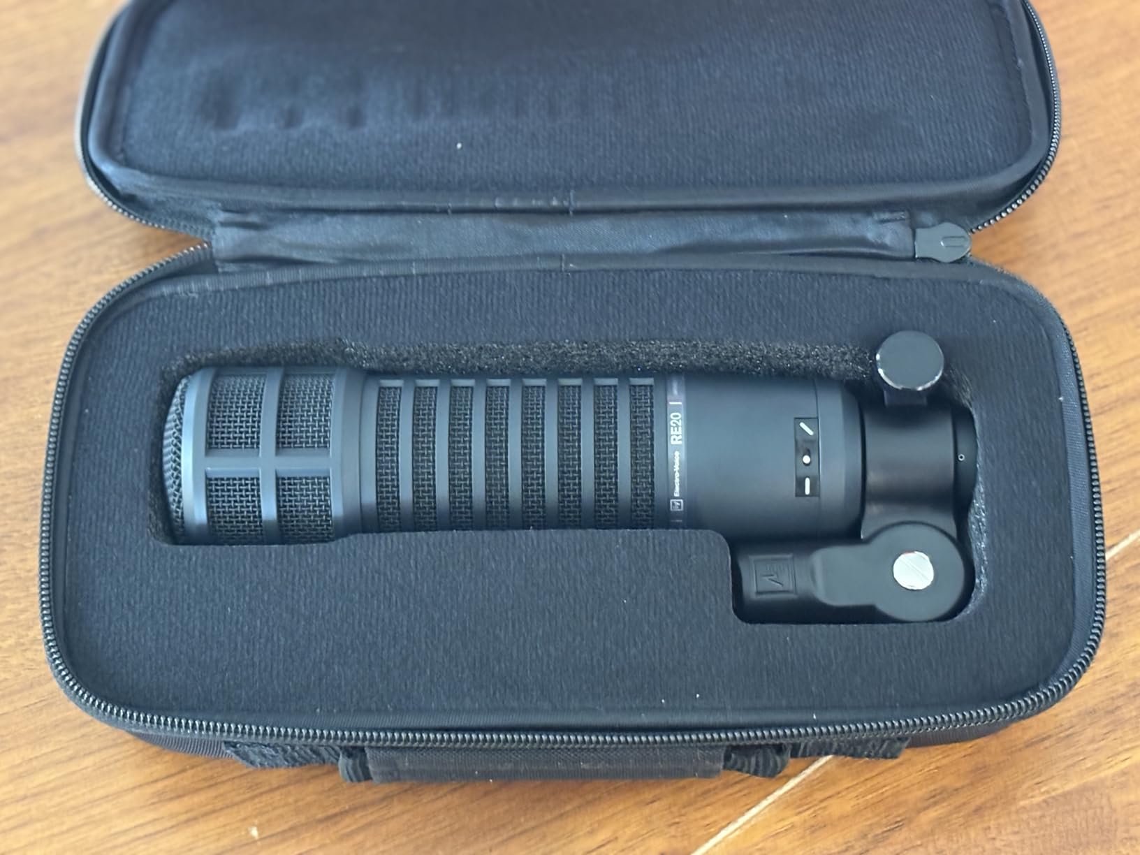 Electro-Voice RE320 Large Diaphragm Dynamic Vocal Microphone customer photo 2