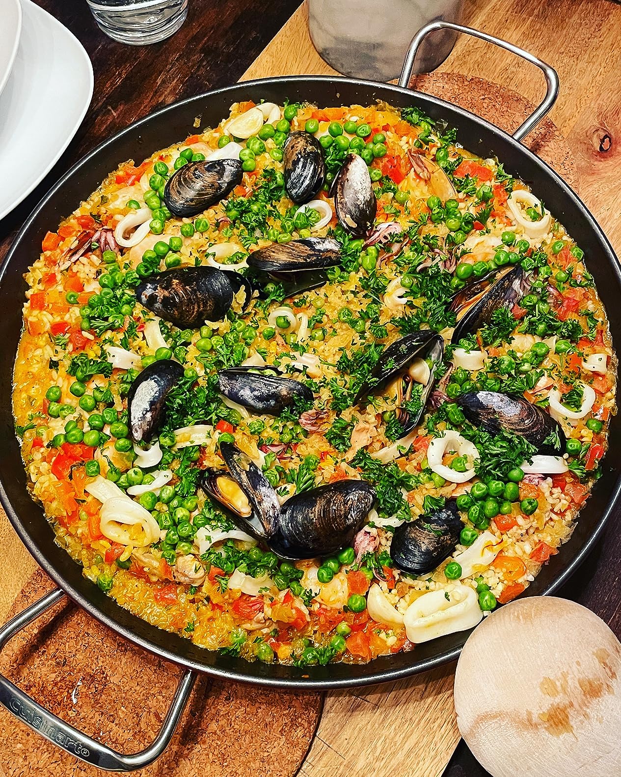 Cuisinart ASP-38CR 15-Inch Paella Pan With Lid, Red customer photo 1