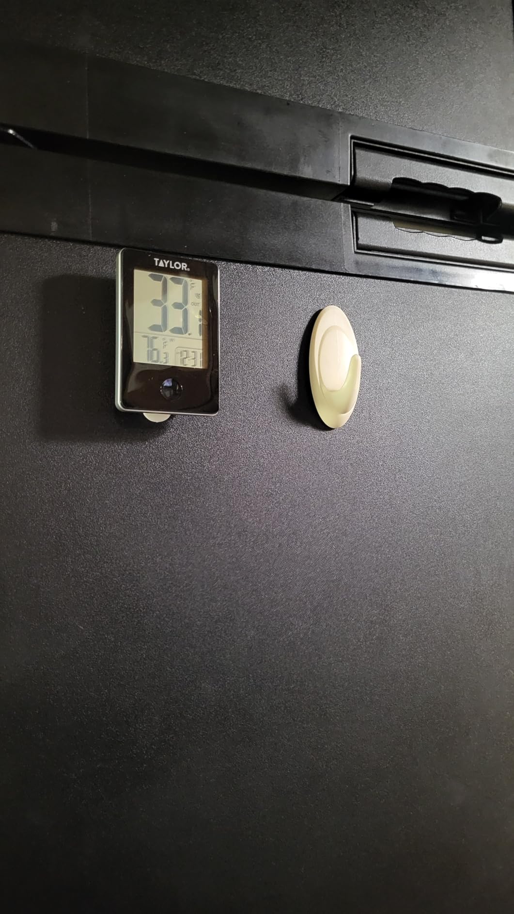 Taylor Wireless Digital Indoor Outdoor Thermometer, Easy to Read Numbers for Patio, Pool, and Indoor Areas, LCD, Black customer photo 1