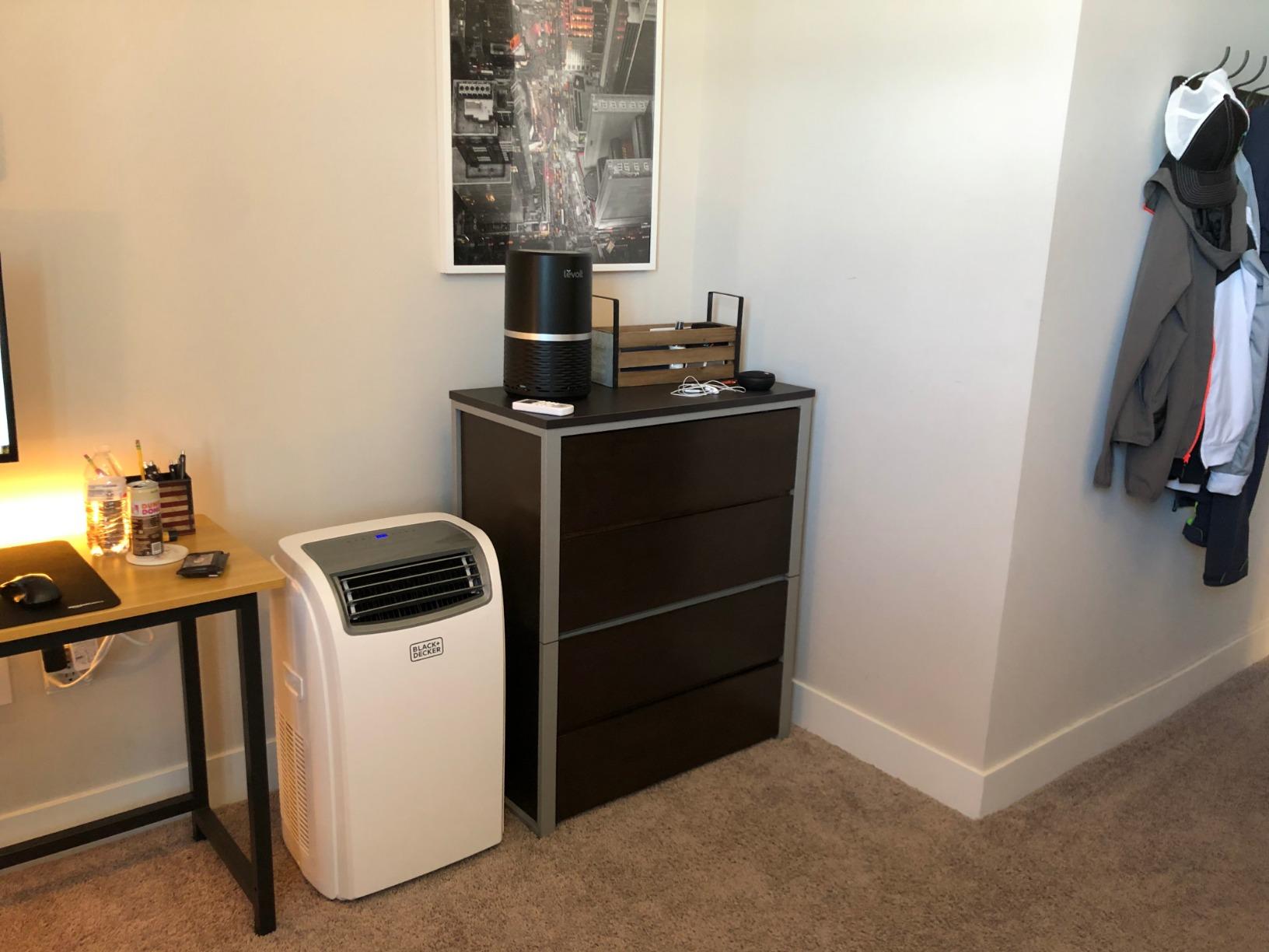 BLACK+DECKER Portable Air Conditioner,14,000 BTU Cooling, 12,000 BTU Heating for Rooms up to 700 Sq. Ft., Smart AC Unit with Follow Me Remote, BPACT14HWT, White customer photo 1