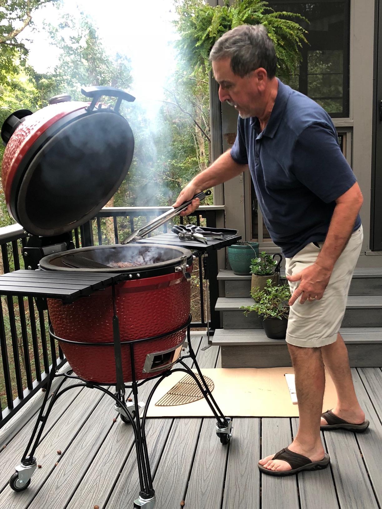 Kamado Joe Classic Joe Series II 18-inch Ceramic Charcoal Grill and Smoker with Cart, Side Shelves, Stainless Steel Grates and 250 Cooking Sq Inches in Red, Model KJ-23RHC customer photo 1