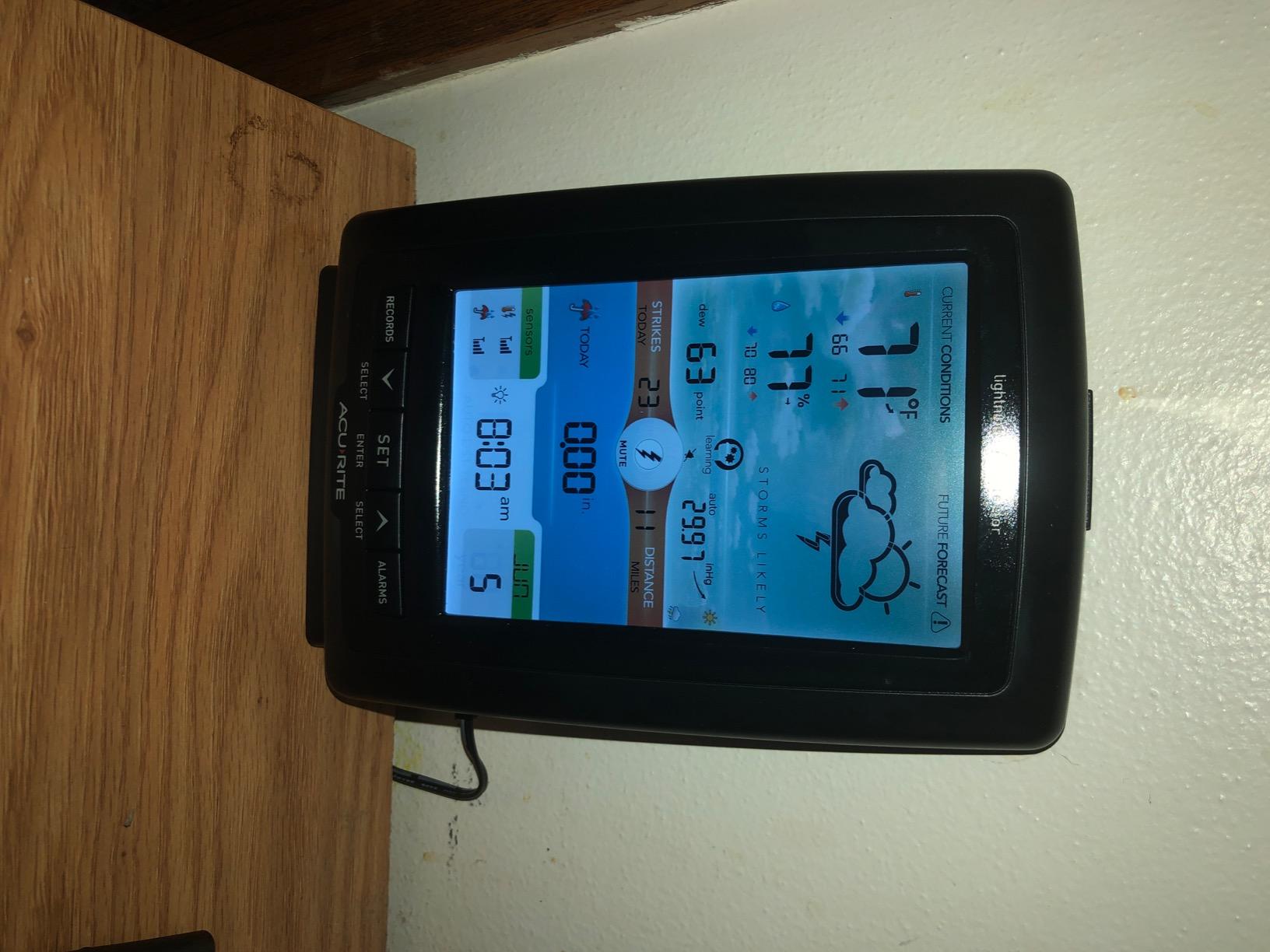 AcuRite Weather Station Rain Gauge, Lightning Detector, Color Display customer photo 2