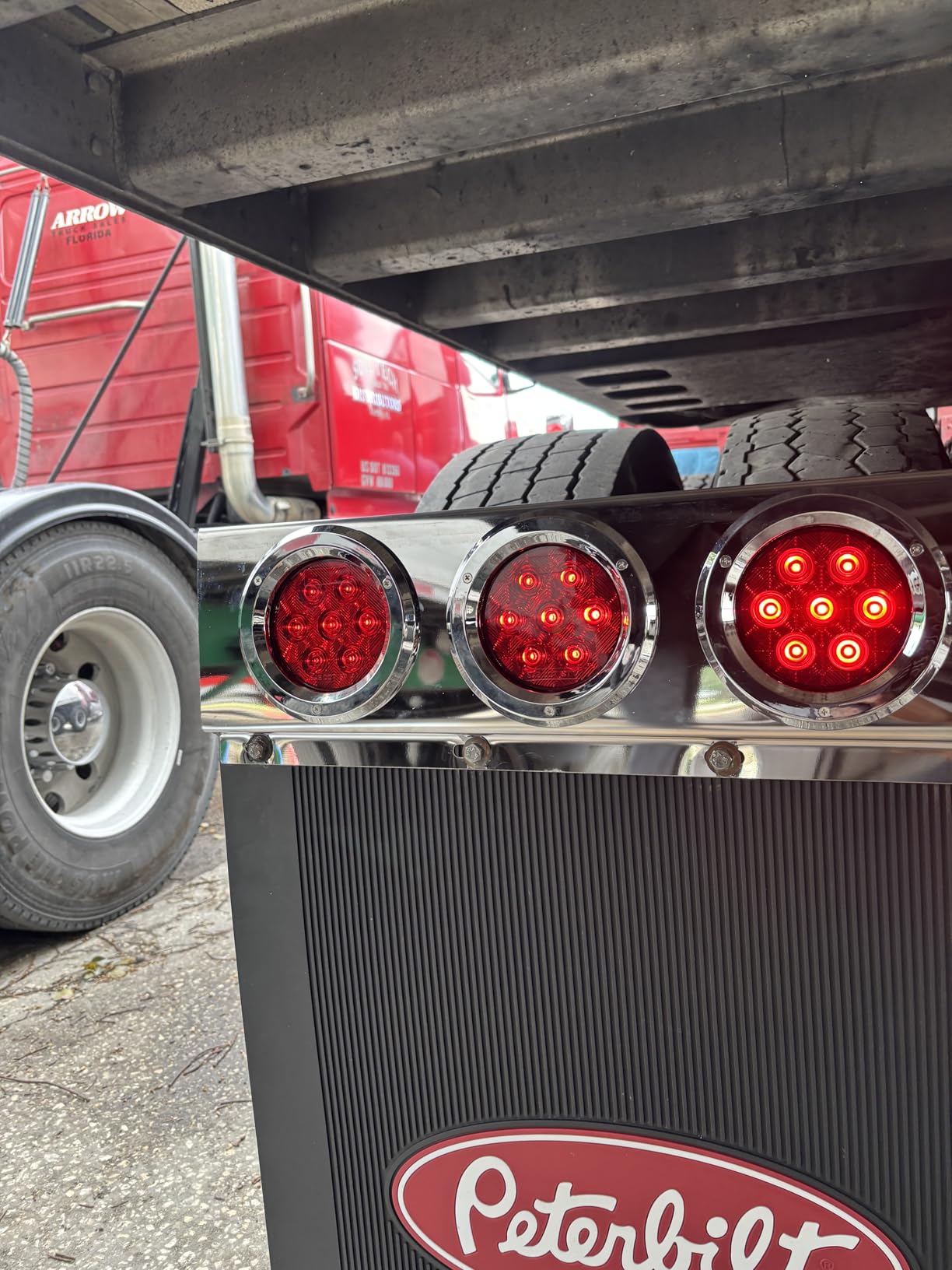 Peterbilt Motors 24