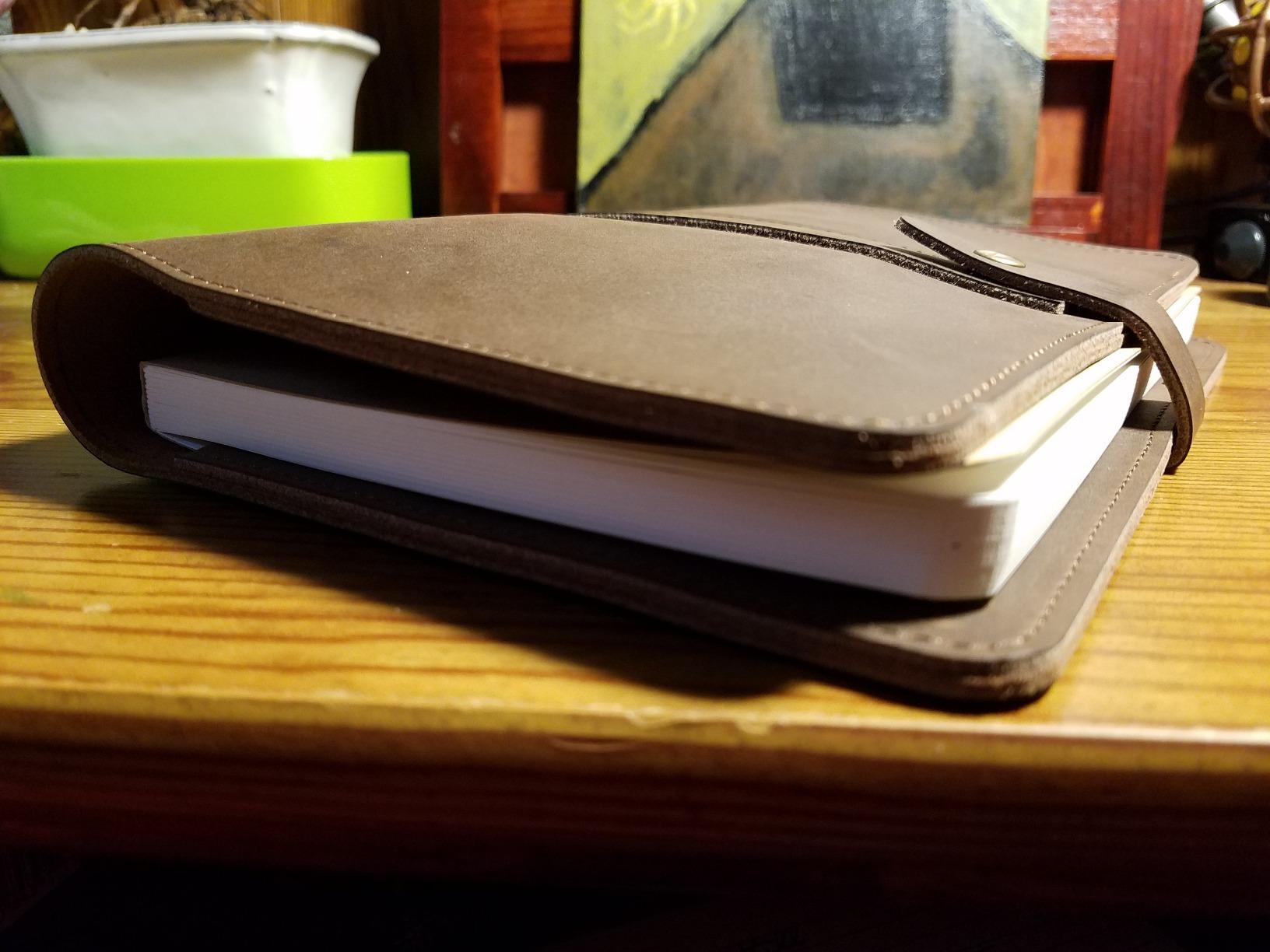 le vent Refillable Genuine Leather Journal for Women & Men - 5x8 Notebook for Work, 200+200 Lay-Flat Pages (Lined & Blank) - A5 Brown Vintage Diary Cover - Handmade for Travel, Business and Gifts customer photo 1