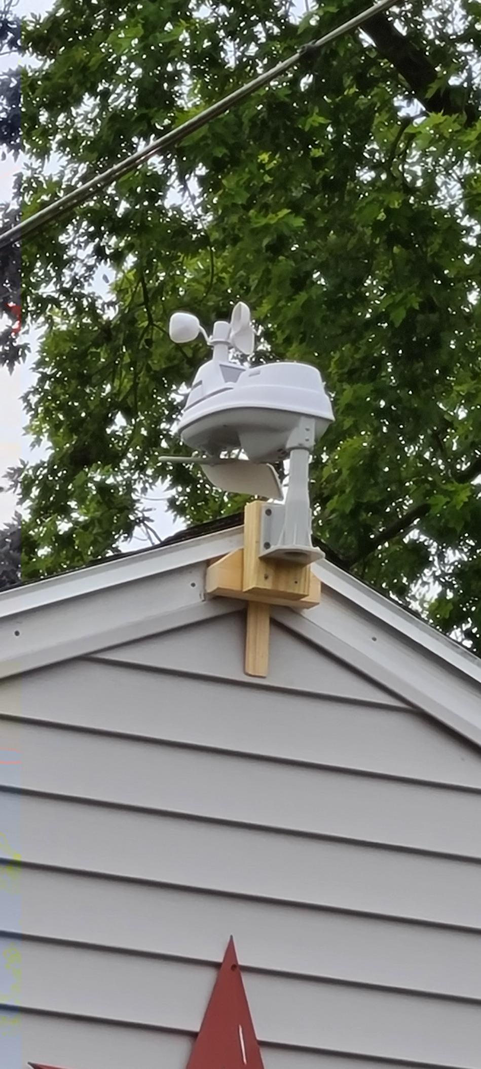 AcuRite Iris Weather Station with Rain Gauge and Wind Speed/Direction, Indoor Outdoor Thermometer Wireless Outdoor Sensor for Temperature and Humidity, and HD Display with Built-In Barometer (01535M) customer photo 2