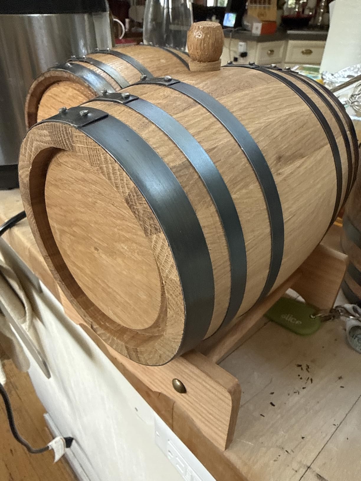 Red Head Barrels - 2 L Premium Distillery-Grade Oak Barrels for Aging Whiskey, Rum, and More, Ideal for Whiskey Barrel or Wine Barrel, American Charred Oak Barrel with 12-Page Cocktail Recipe Booklet customer photo 2