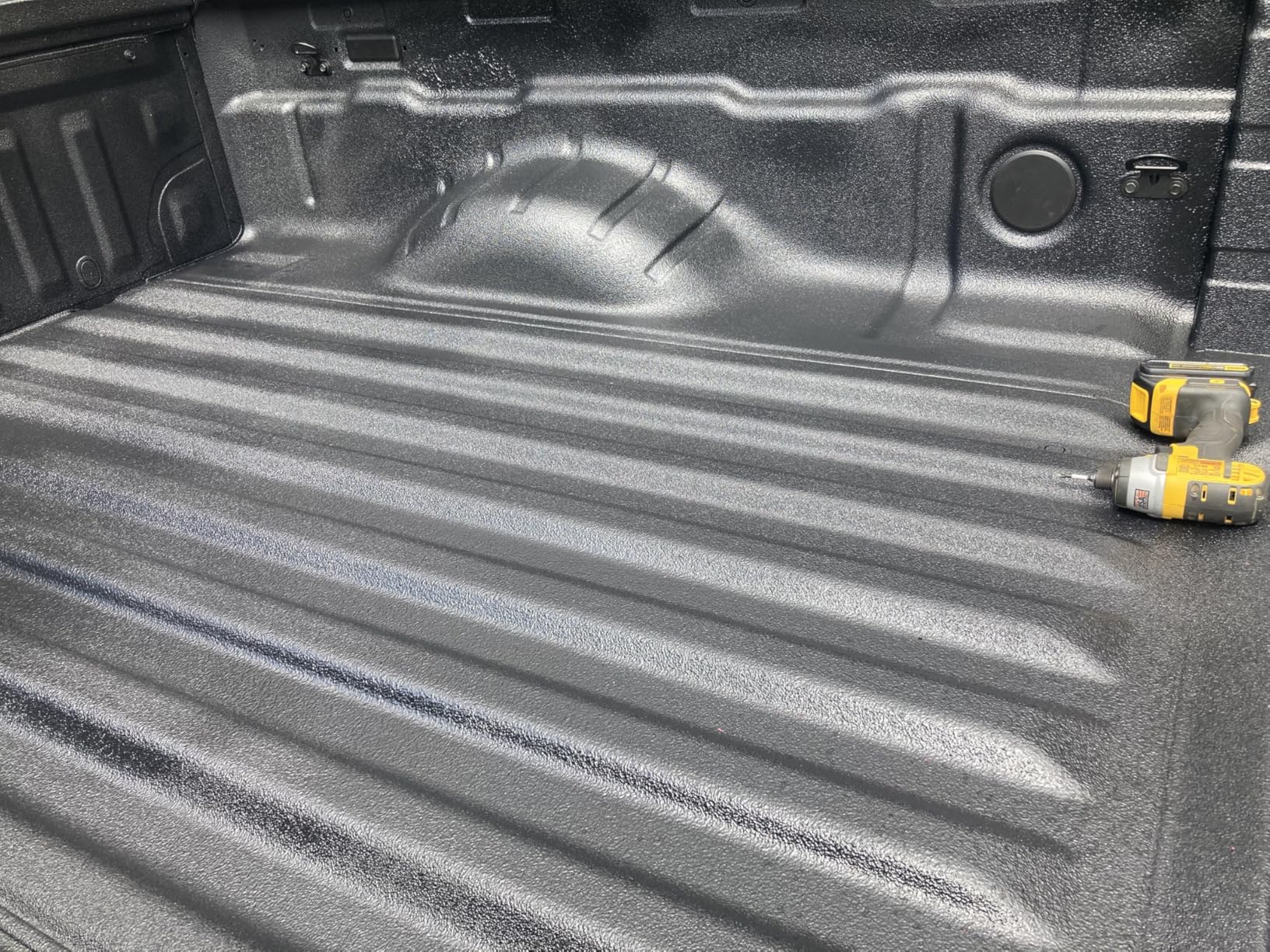 U-Pol Raptor Black Urethane Spray-On Truck Bed Liner Kit w/Free Custom Coat Spray Gun with Regulator, 4 Quarts customer photo 1