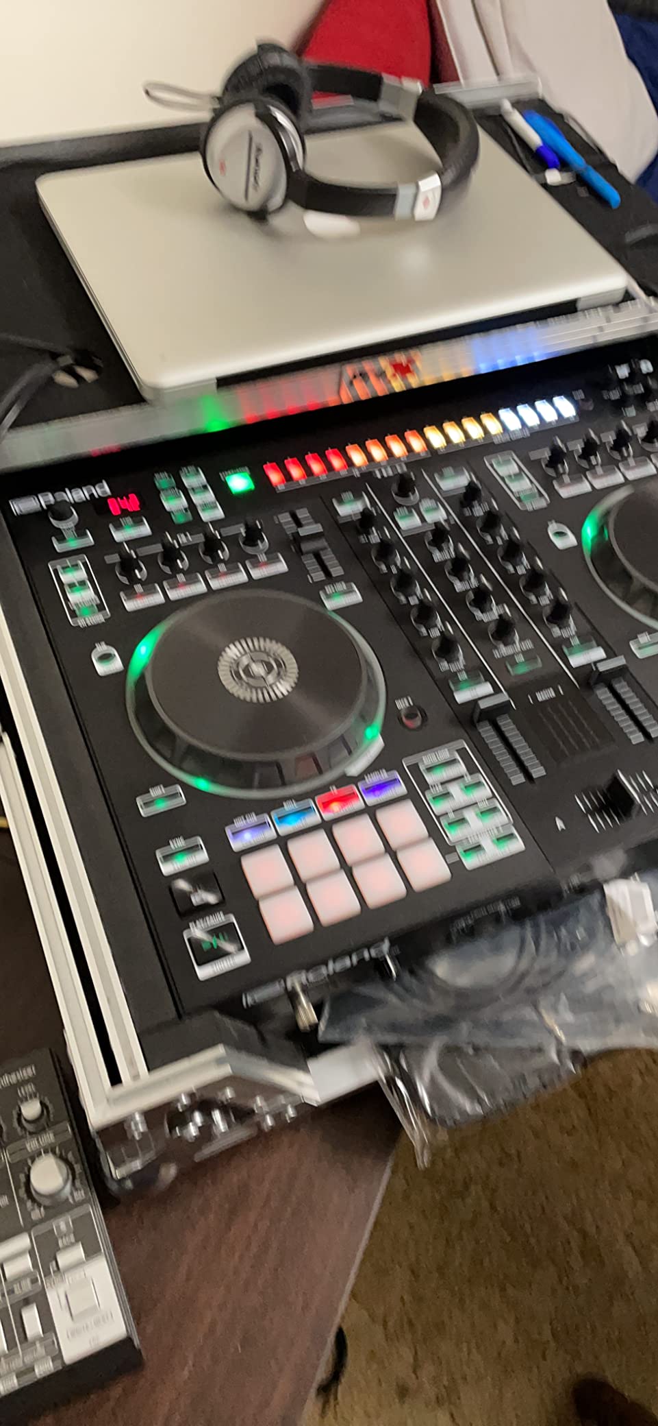 Roland DJ-505 Two-Channel, Four-Deck Serato DJ Controller customer photo 2