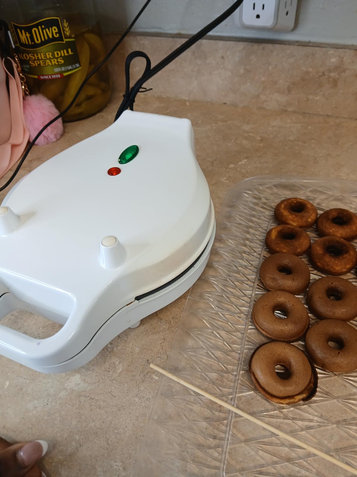 Mini Donut Maker, Durable, Nonstick Easy to Use Mini Baking Machine - Cooks 7 Mini Doughnuts at a Time - Glazed, Frosted with Sprinkles, Nuts, or Vegan Donuts, & More (White) customer photo 1