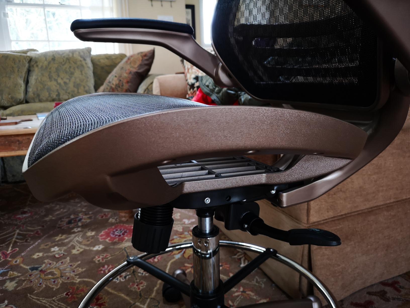 Flash Furniture Waylon Mid-Back Swivel Office Chair with Adjustable Foot Ring and Seat Height, Ergonomic Mesh Chair with Armrests, Black/Gold customer photo 1
