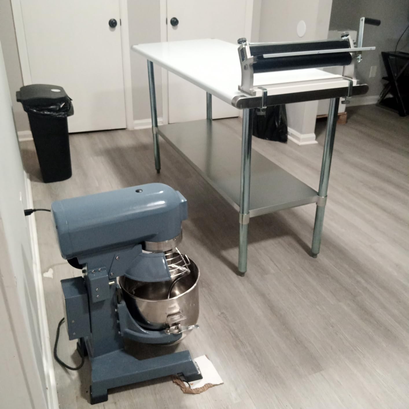 18-Inch Pizza Dough Roller Machine with Hand Crank - Pasta Maker, Dough Sheeter Features Non-Stick Rollers with Thickness Control - Solid Steel and Aluminum Construction customer photo 1