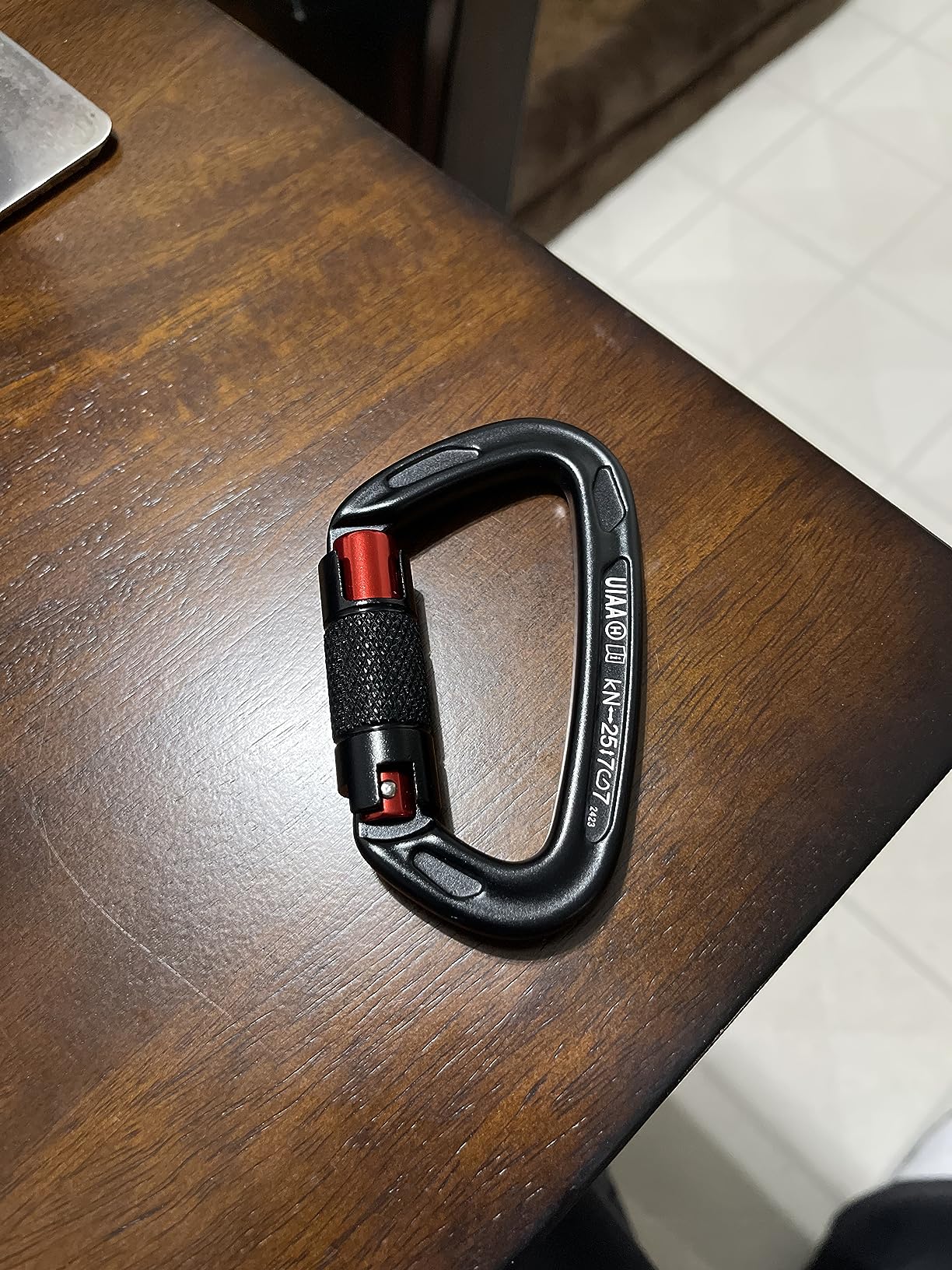 FresKaro UIAA Certified 25KN Auto Locking Climbing Carabiner Clips, Twist Lock, and Heavy Duty Carabiners for Rock Climbing, Rappelling, and Mountaineering, D Shaped customer photo 1