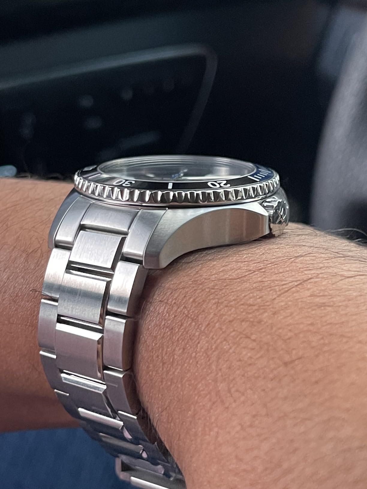 Hamilton Khaki Navy Automatic Men's Watch, 40mm Stainless Steel Case, Swiss Made, Black Dial Analog Wrist Watch, 100m Waterproof, Sapphire Crystal customer photo 1