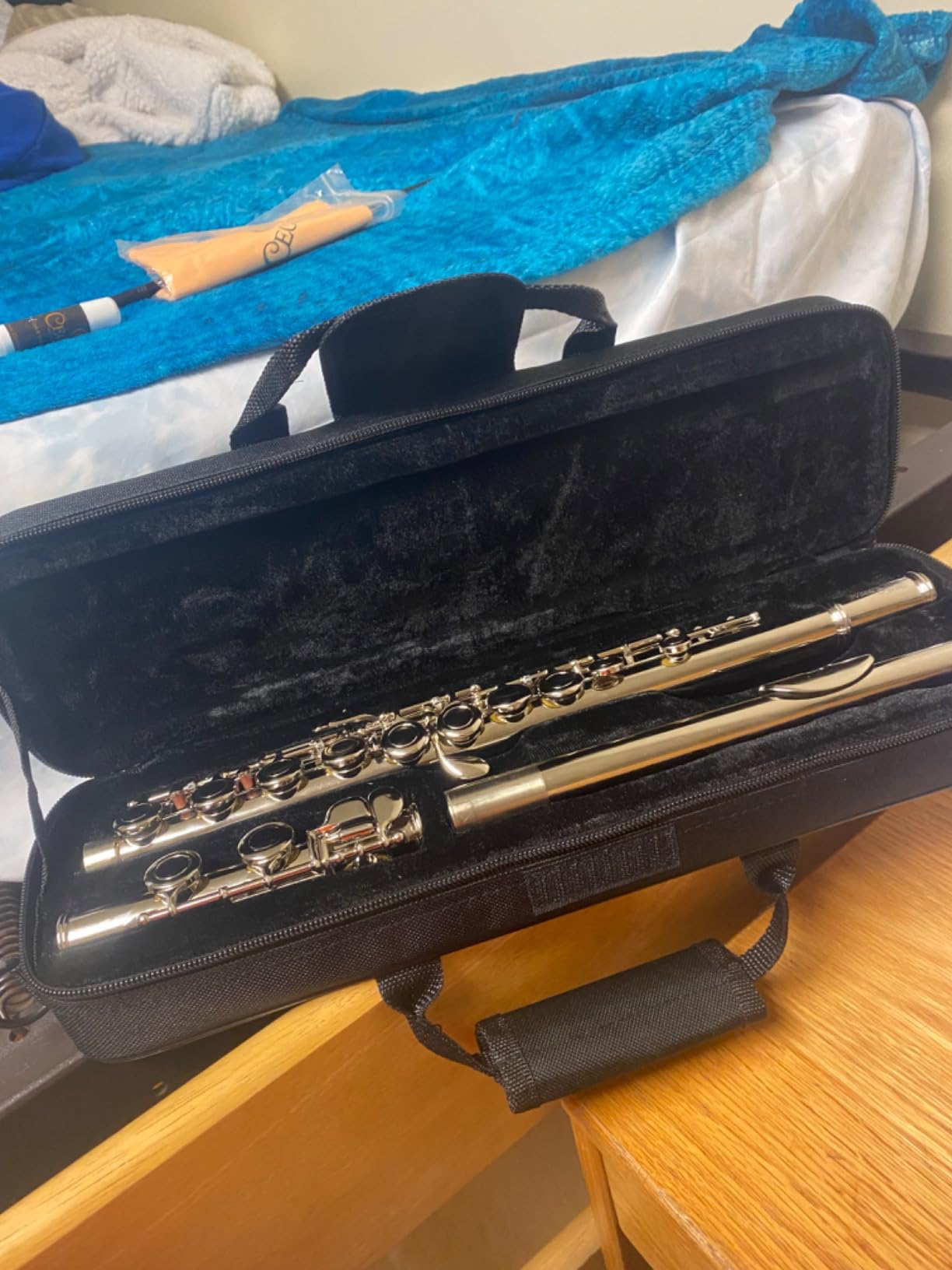 Mendini By Cecilio Open/Closed Hole C Flute, 16 Keys Flute Instrument For Beginners with Carrying Case, Cork Grease, Stand, Lesson Book, Cleaning Kit, Gloves- Silver customer photo 1