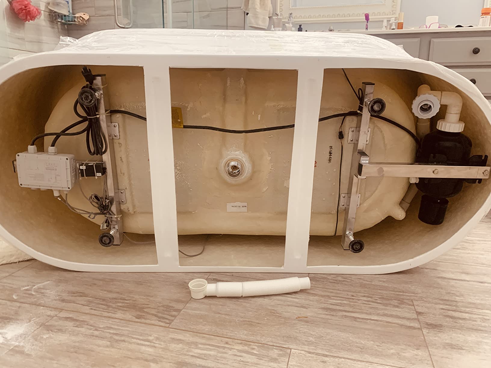 ANZZI Whirlpool Tub Air Jetted Freestanding Bathtub Jericho 67 In White Acrylic with Fiberglass Backing 200 Aero Bubble Massage Jets Soaker Tub Light Up Touch Control Pad 4 Color Lights | FT-AZ067 customer photo 1