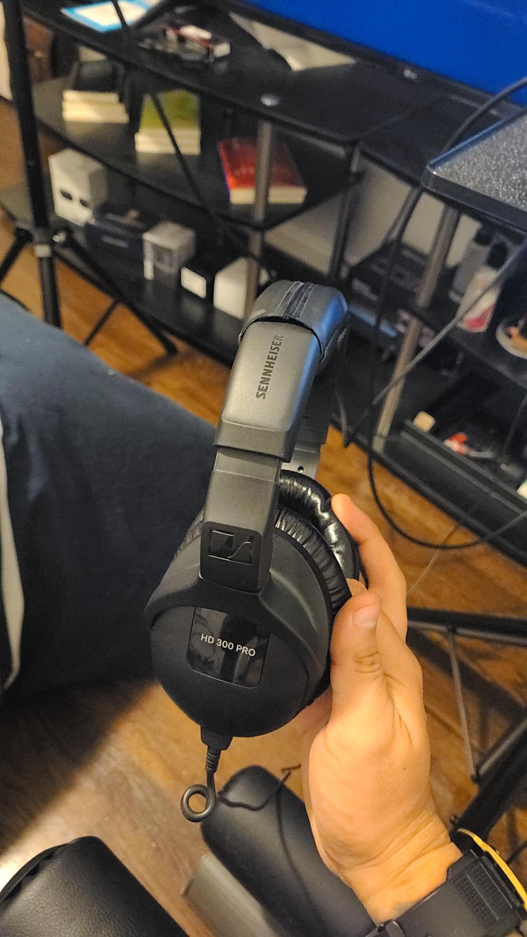 SENNHEISER Professional HD 300 PRO Over-Ear Broadcast Headphones, Black customer photo 2