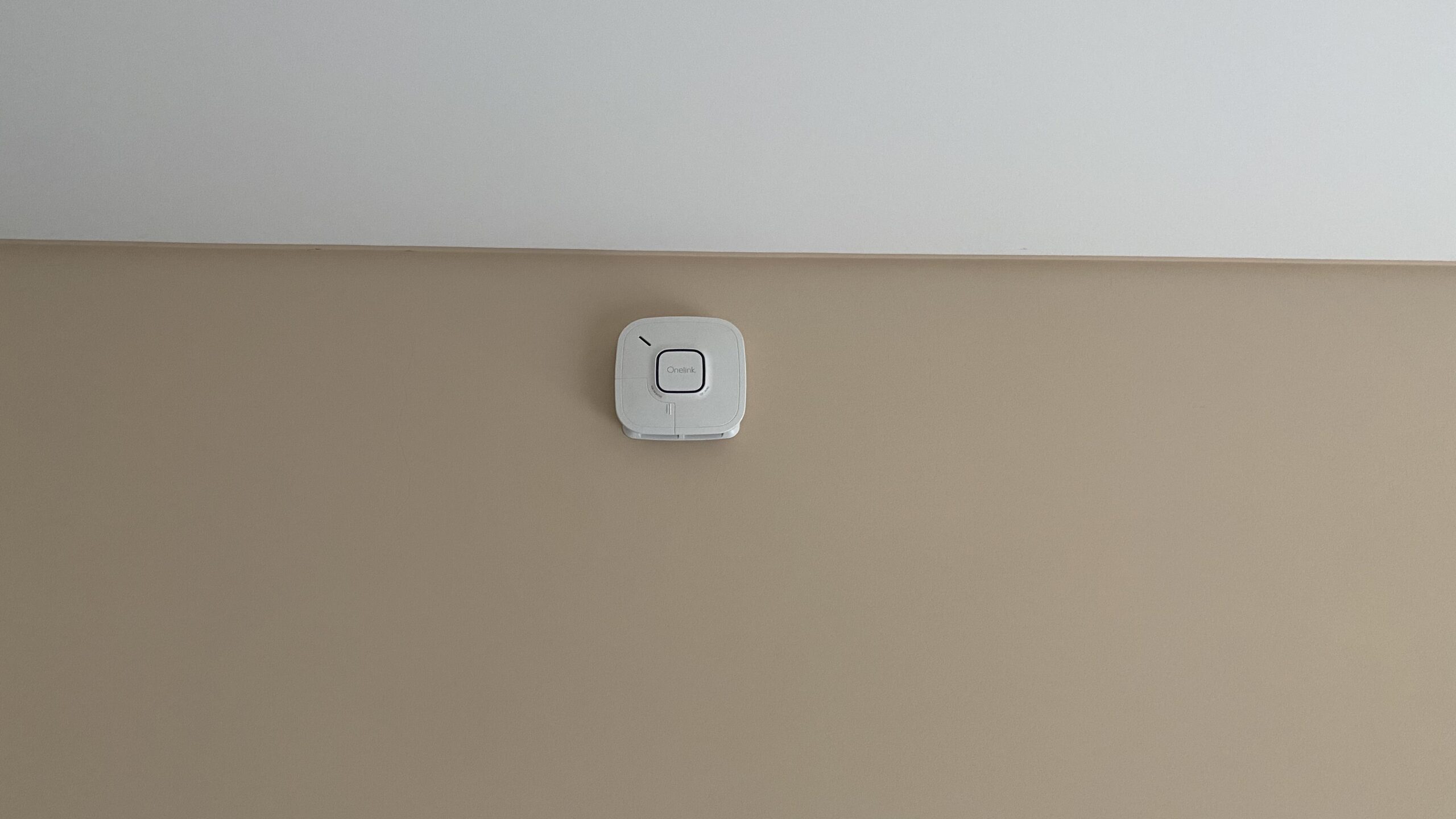 Onelink Smoke Detector and Carbon Monoxide Detector | Battery Powered | First Alert, White customer photo 1