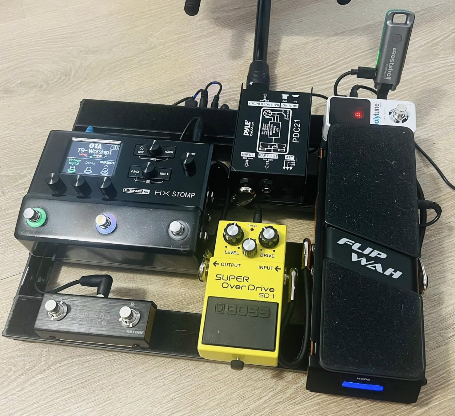 Line 6 HX Stomp Multi-Effects Guitar Pedal with Helix Processing customer photo 1