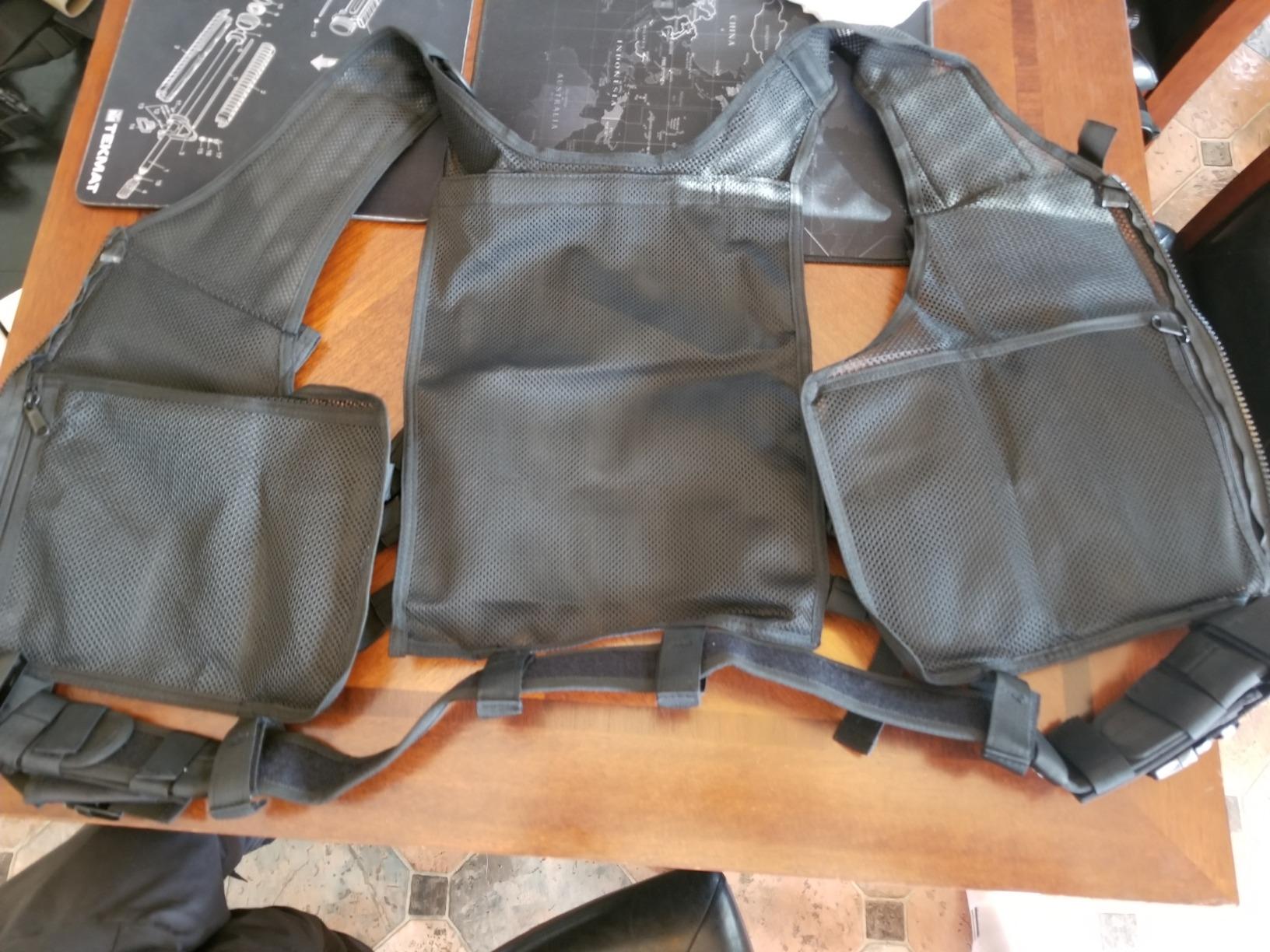 Marmot Tactical Vest Durable Mesh Vest with Detachable Belt & Holster for Subcompact/Compact/Standard Pistol customer photo 1