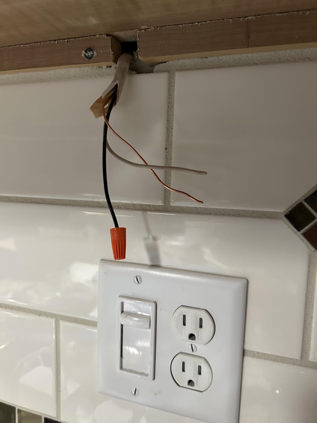 Hardwired LED Under Cabinet Task Lighting - 16 Watt, 24