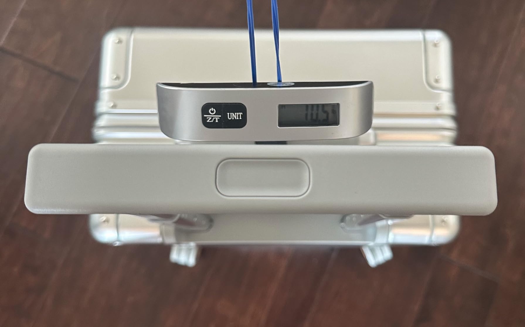 Gibraltar Carry on Luggage, 20 Inch Aluminum Zipperless Luggages Airline Approved, Hardside Suitcase with TSA Lock and Spinner Wheels, Silver customer photo 2