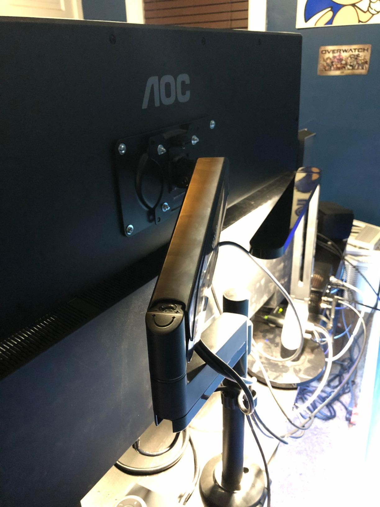 VIVO Heavy Duty Articulating Single Pneumatic Spring Arm Desk Mount Stand, Fits 17 to 40 inch Standard Screens or Ultrawides up to 26.4 lbs with Maximum VESA 100x100mm, STAND-V101H customer photo 1