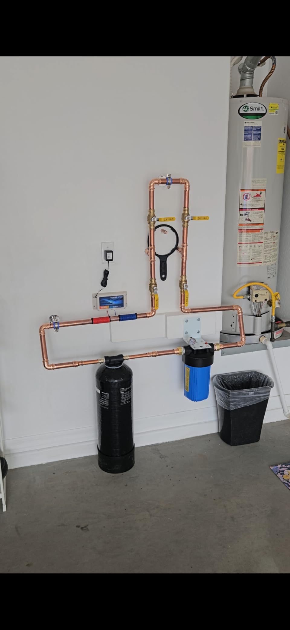 AO Smith Whole House Salt Free Descaler System - Works with City & Well Water Filters - 6yr, 600,000 Gl - Water Softener Alternative for Home - AO-WH-DSCLR customer photo 1