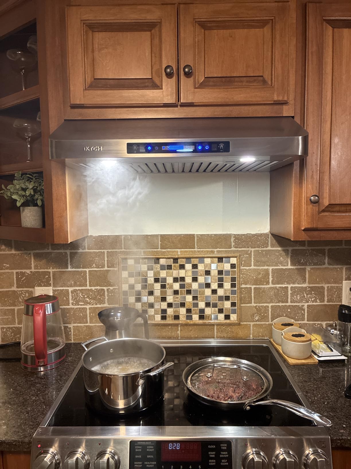 IKTCH 36 Inch Under Cabinet Range Hood with 900-CFM, 4 Speed Gesture Sensing&Touch Control Panel, Stainless Steel Kitchen Vent with 3 Pcs Baffle Filters(IKC01-36) customer photo 1