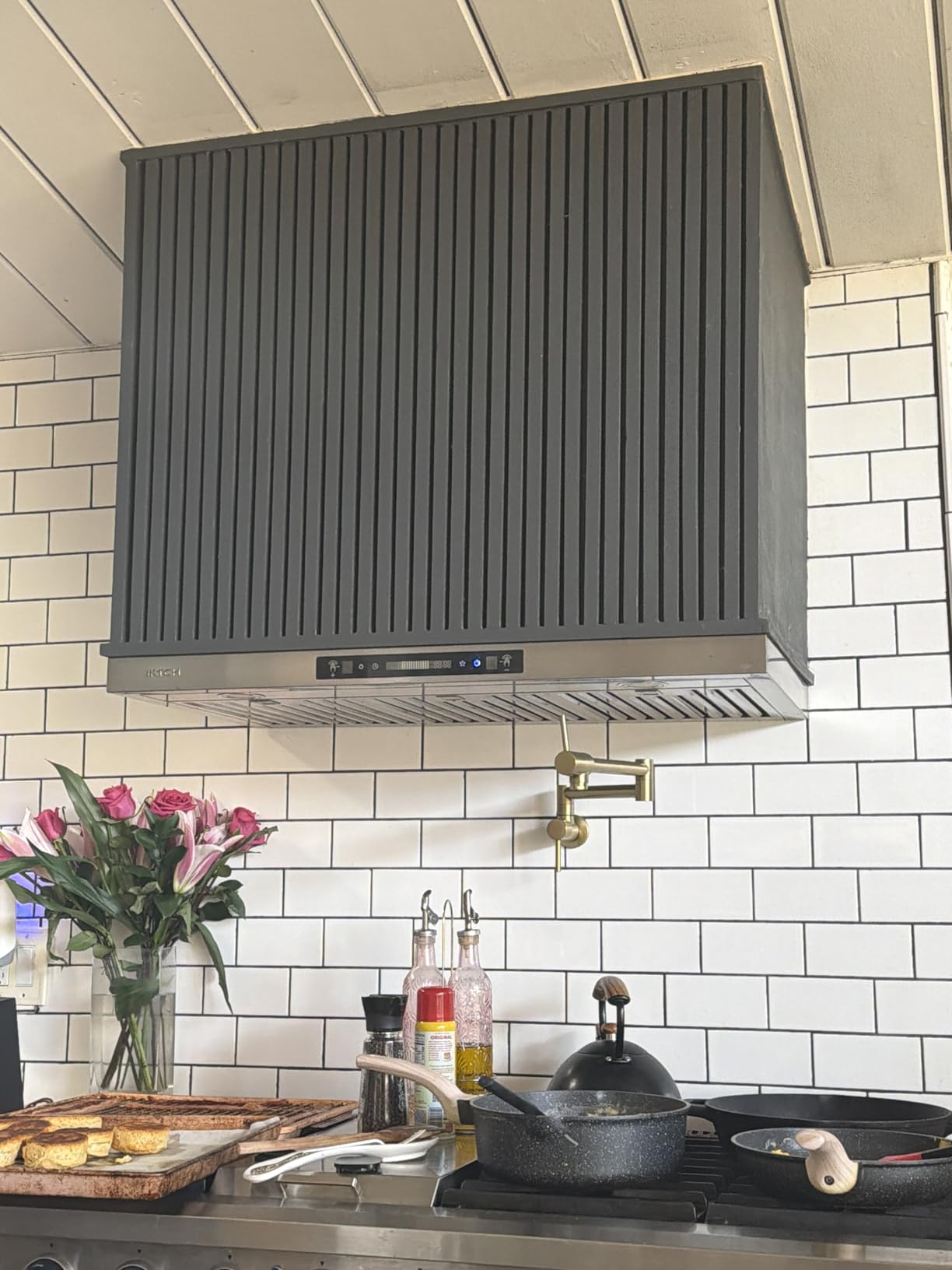 IKTCH 36-inch Wall Mount Range Hood 900 CFM Ducted/Ductless Convertible, Kitchen Chimney Vent Stainless Steel with Gesture Sensing & Touch Control Switch Panel, 2 Pcs Adjustable Lights(IKP02-36'') customer photo 2