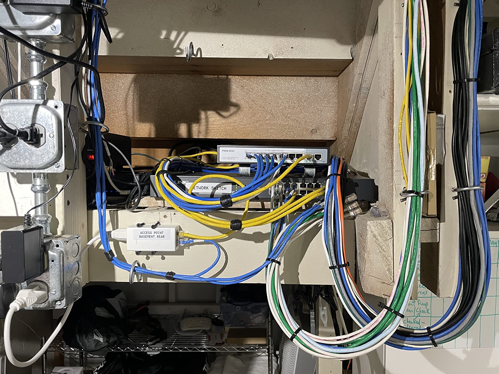 24 Port Full Gigabit PoE Switch with 2 Uplink Gigabit Port & 2 SFP Port, 24 Port PoE+ Network Switch, Total Budget 400W, 48V Standard POE, 802.3af/at Compliant, Unmanaged Plug and Play, Rack Mount customer photo 2